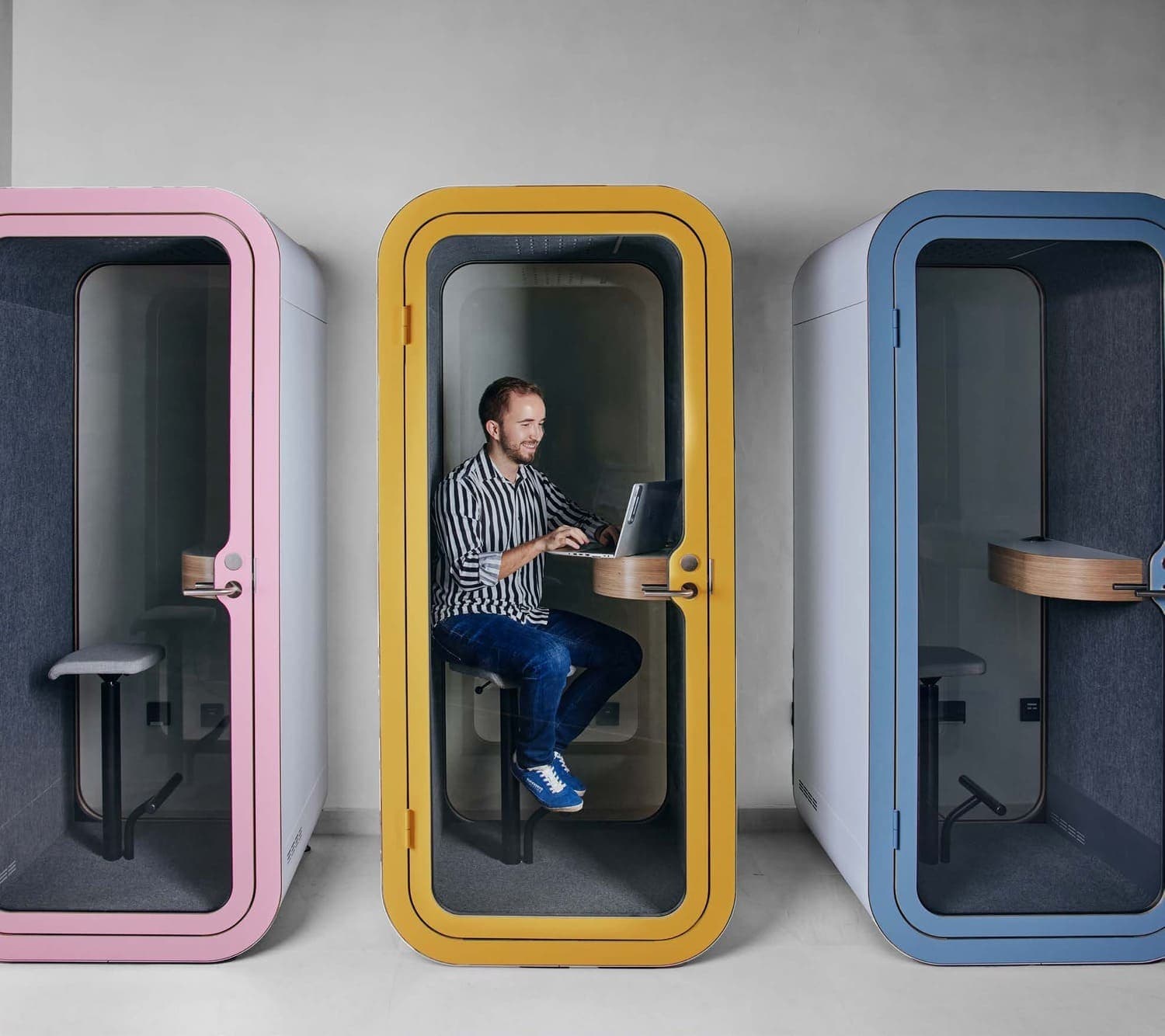 Soundproof Meeting Pods